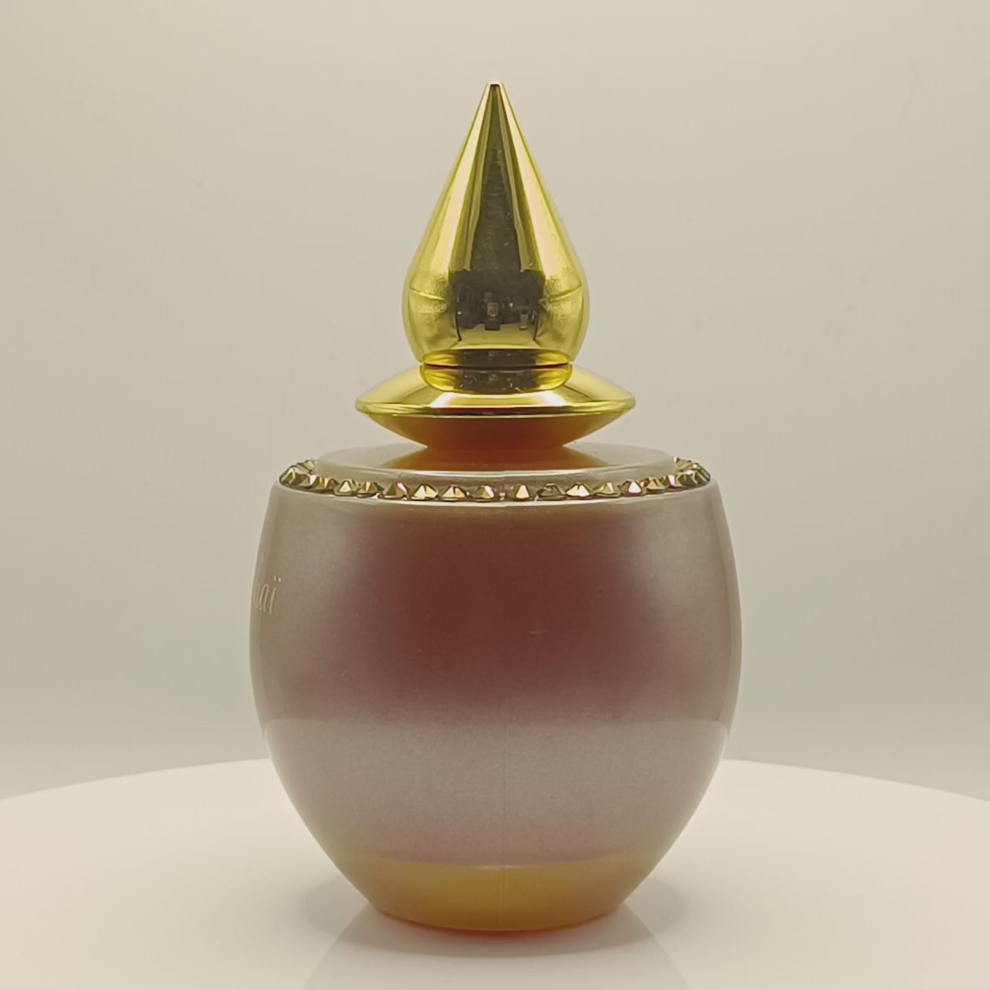 Load video: Luxury Fragrance FR